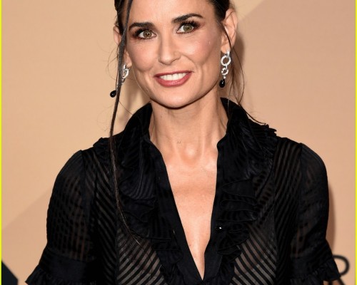 demi-moore-wears-a-totally-sheer-dress-to-sag-awards-2016-04 demi-moore-wears-a-totally-sheer-dress-to-sag-awards-2016-04